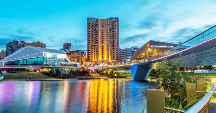 <strong>5 Things to Consider When Booking a Hotel in Adelaide</strong>